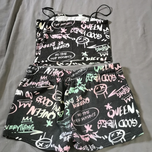 tank top & shorts - Picture 2 of 2